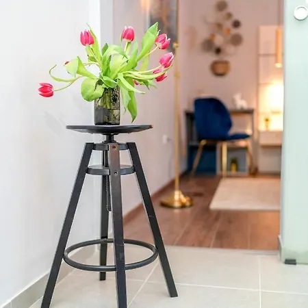 Megi - City Center Apartment *