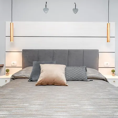 Megi - City Center Apartment
